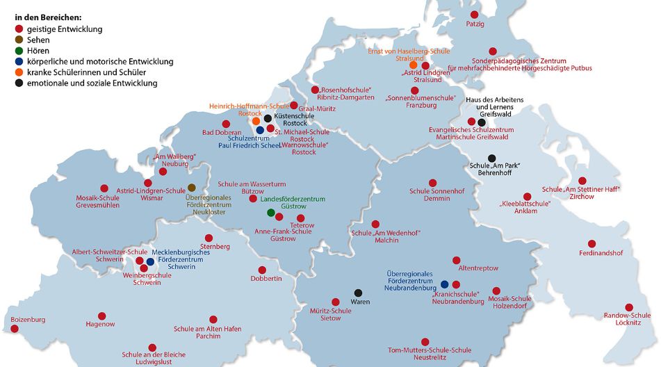 Eine Karte von Mecklenburg-Vorpommern mit eingezeichneten Förderschulen des Landes in öffentlicher und freier Trägerschaft. Die eingezeichneten Punkte sind in den Farben rot, braun, grün, blau, orange und schwarz. Eine Karte von Mecklenburg-Vorpommern mit eingezeichneten Förderschulen des Landes in öffentlicher und freier Trägerschaft. Die eingezeichneten Punkte sind in den Farben rot, braun, grün, blau, orange und schwarz.